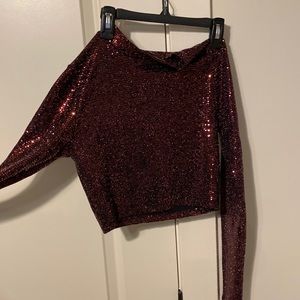 I’m selling a set that is maroon and is good for parties and going out.